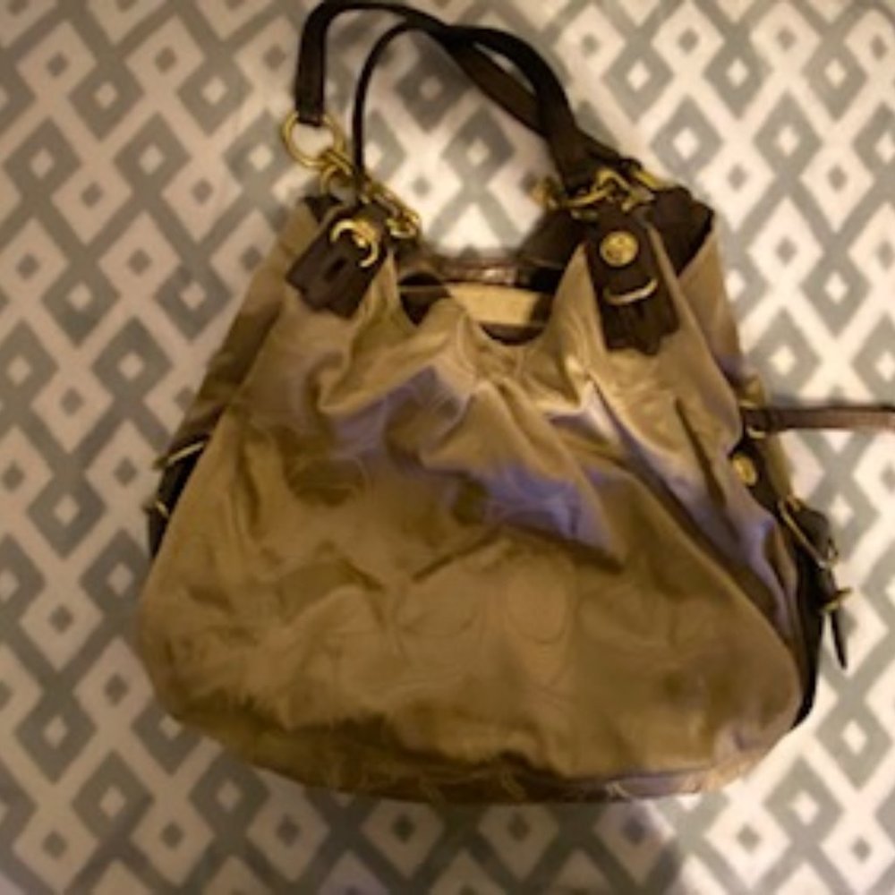 Coach Mia Signature Shoulder Bag - G1082-16153